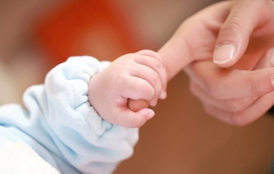 Алматыда ұйымдасқан топ жаңа туған нәрестелерді сатумен айналысқан