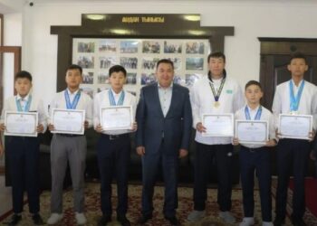 Түркістандық мұғалім асық атудан әлем чемпионы атанды