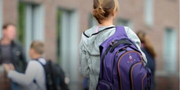 Оқушы сөмкесін планшетке айналдырамыз