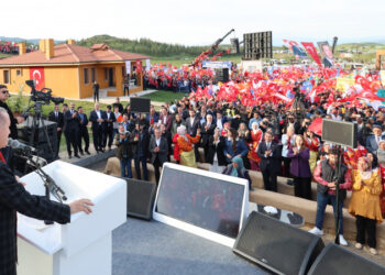 Түркияда жер сілкінісінен зардап шеккендерге үй беріле бастады